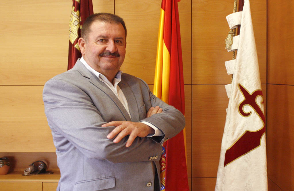 El alcalde Andrés García critica que el delegado del Gobierno visite el EVA-13 en Totana y no se lo comunique